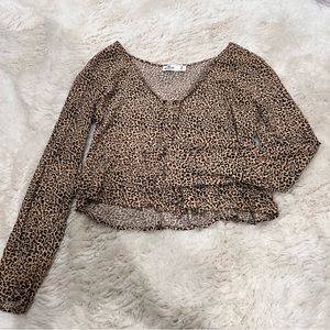 Super cute Hollister cheetah shirt